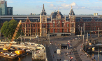 Immagine di anteprima della webcam Amsterdam - central train station