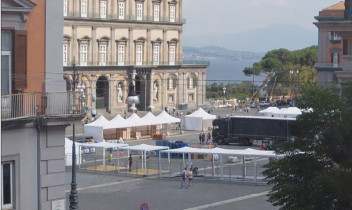 Immagine di anteprima della webcam Piazza del Plebiscito - Napoli