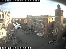 Immagine di anteprima della webcam Ferrara - square Trento e Trieste