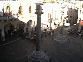 Immagine di anteprima della webcam Ravenna - square Popolo