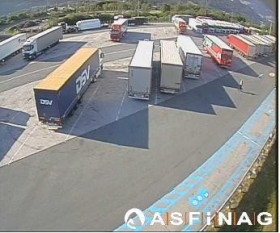 Immagine di anteprima della webcam Vomp - parking - Km 52,60